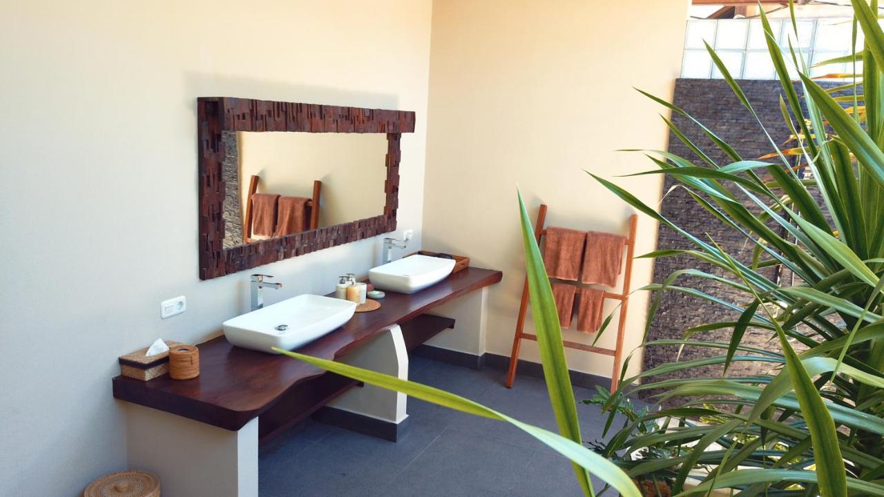 Gili Palms Villas Gili Trawangan Exterior photo